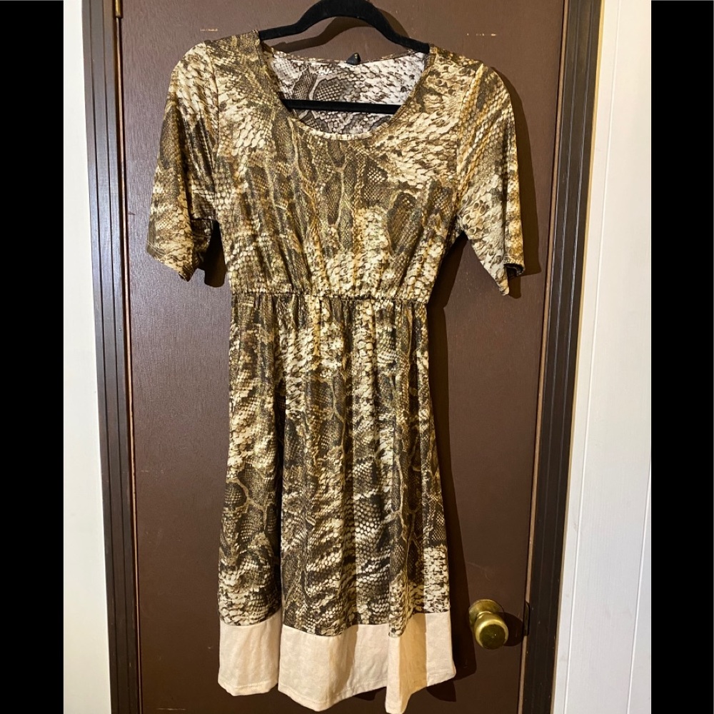 NWT Snake print maternity dress
